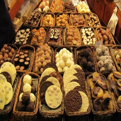 SWEETS & CHOCOLATES WALKING TOUR SMALL GROUP 